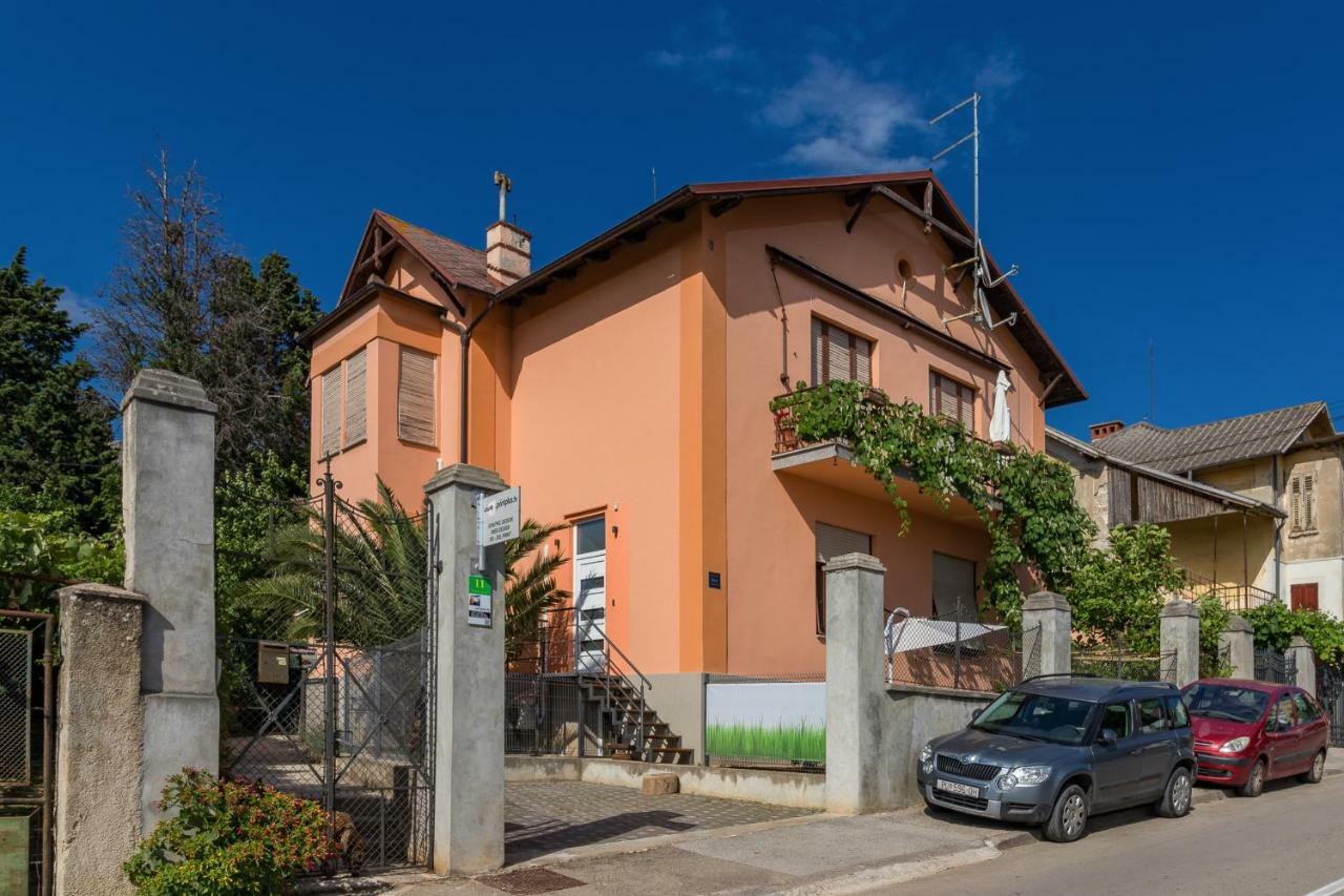 Apartment Villa Lora Pula Exterior photo